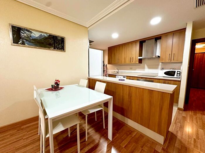 Casas en venta y pisos alquiler - 2