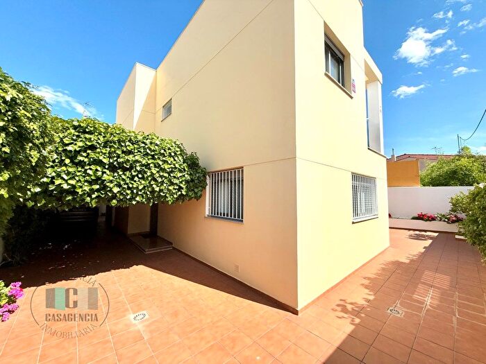 Casas en venta y pisos alquiler - 3