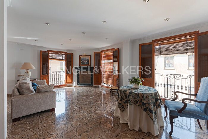 Casas en venta y pisos alquiler - 2