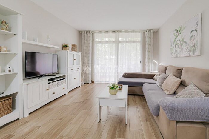Casas en venta y pisos alquiler - 2