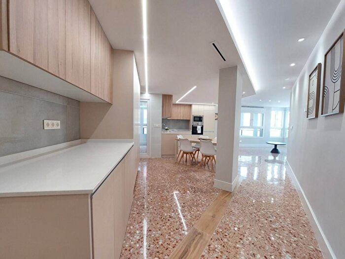Casas en venta y pisos alquiler - 2