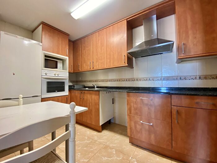 Casas en venta y pisos alquiler - 2