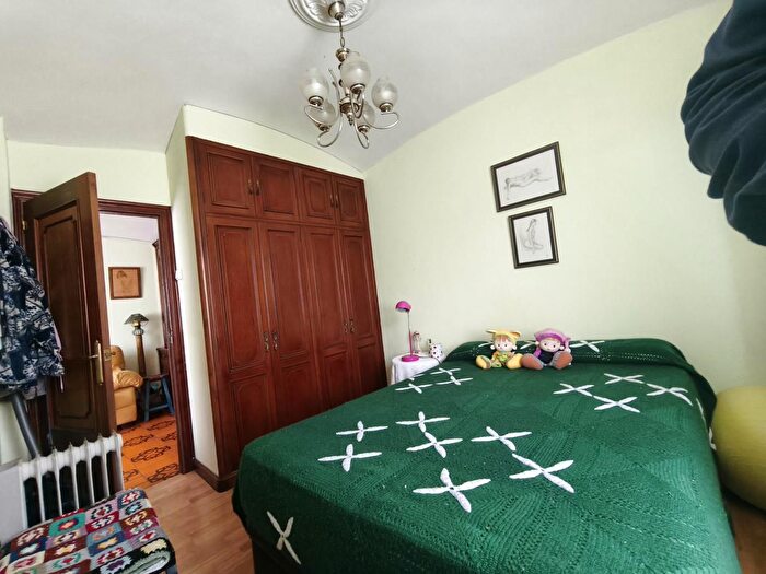 Casas en venta y pisos alquiler - 3