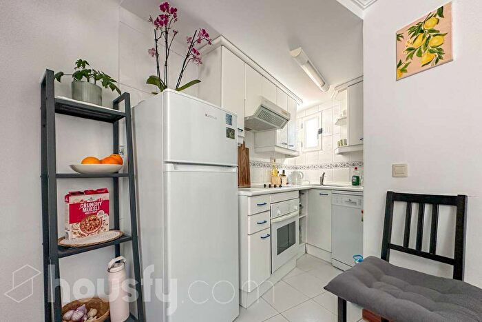 Casas en venta y pisos alquiler - 3