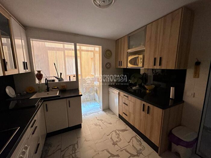 Casas en venta y pisos alquiler - 2