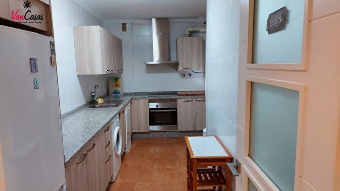 Casas en venta y pisos alquiler - 3