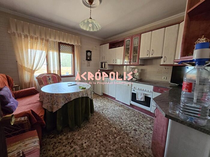 Casas en venta y pisos alquiler - 3