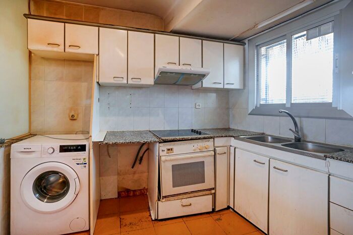 Casas en venta y pisos alquiler - 3