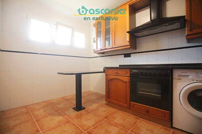 Casas en venta y pisos alquiler - 3