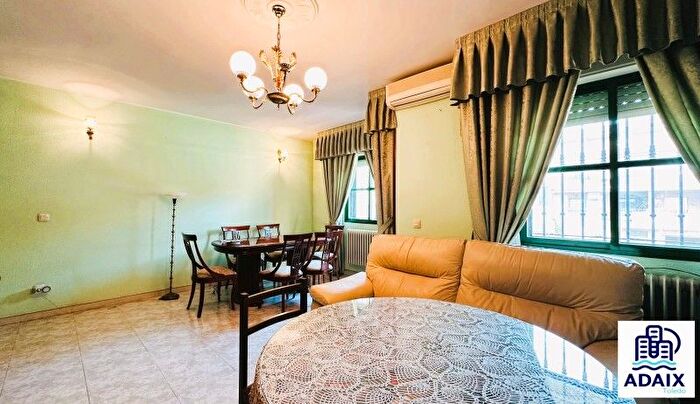 Casas en venta y pisos alquiler - 3