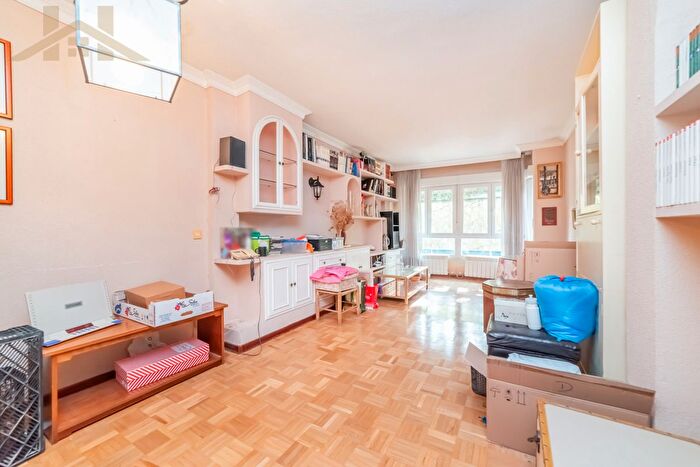Casas en venta y pisos alquiler - 1
