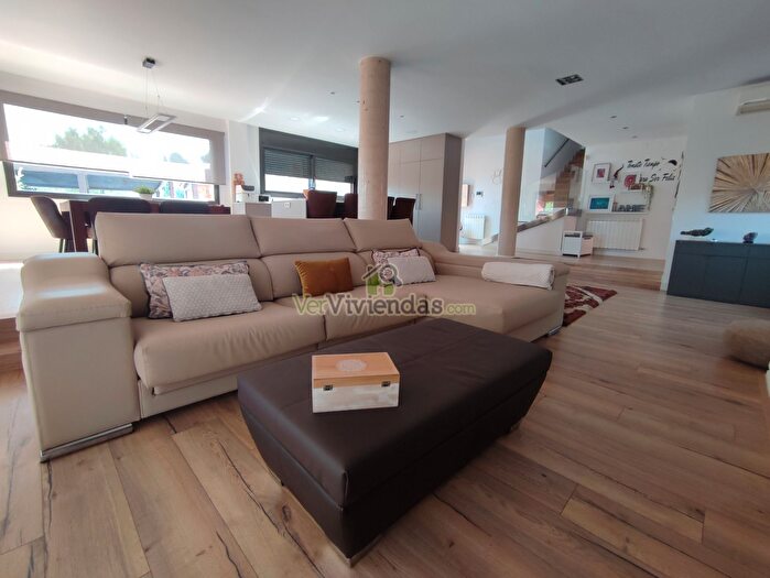 Casas en venta y pisos alquiler - 2