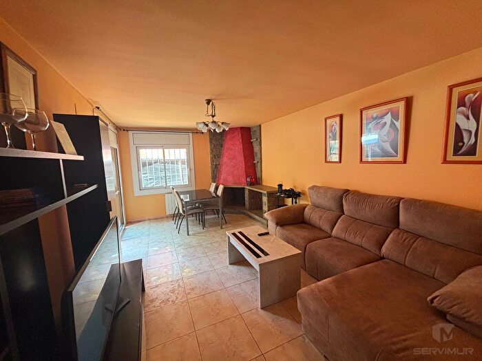 Casas en venta y pisos alquiler - 1