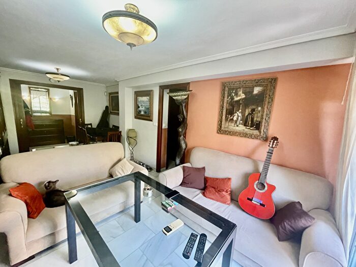 Casas en venta y pisos alquiler - 1