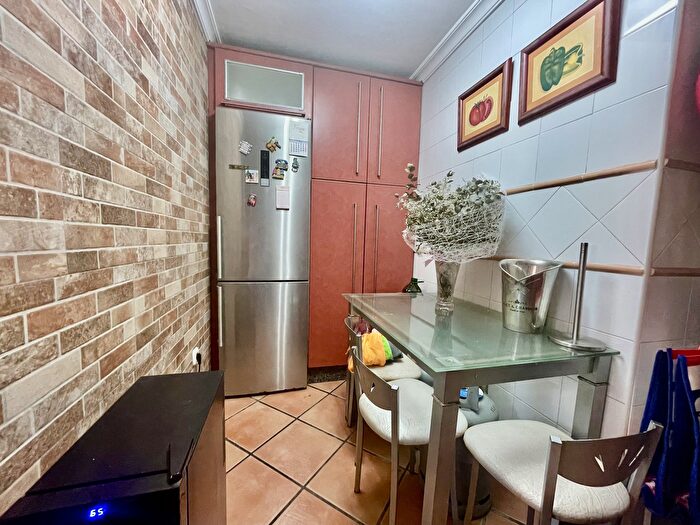 Casas en venta y pisos alquiler - 2