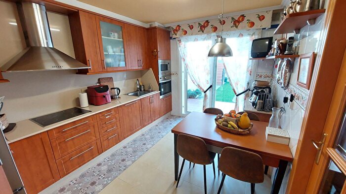 Casas en venta y pisos alquiler - 2