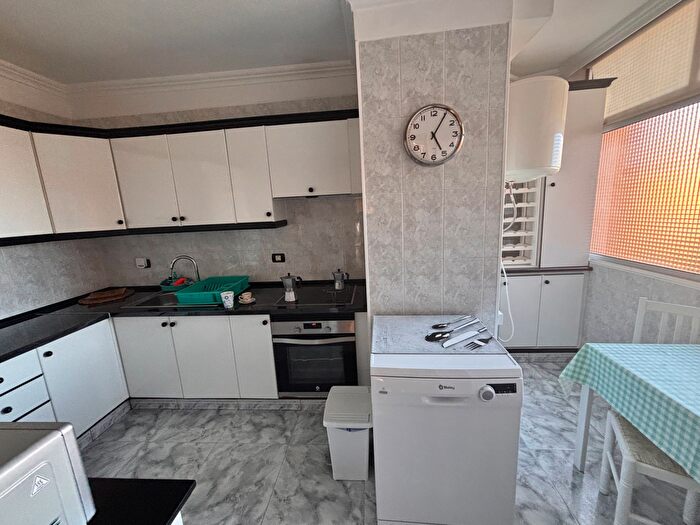 Piso en alquiler en Ofra Costa Sur, César Casariego Santa Clara Nuevo Obrero de 3 habitaciones