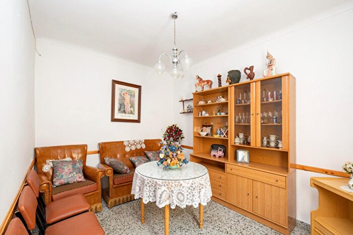 Casas en venta y pisos alquiler - 2