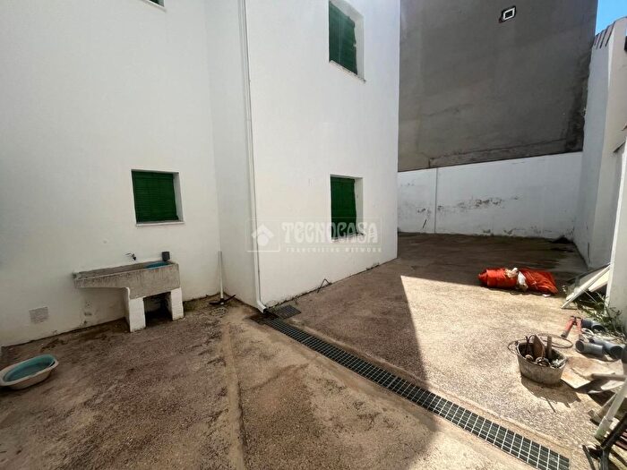 Casas en venta y pisos alquiler - 1
