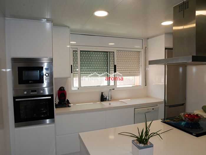 Casa en venta en Puigpelat, Tarragona de 5 habitaciones