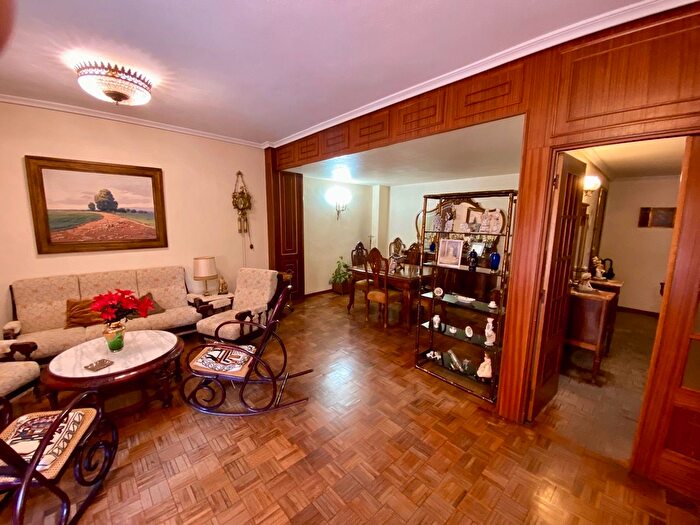 Casas en venta y pisos alquiler - 3