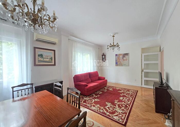 Piso en alquiler en Barrio de Salamanca, Fuente del Berro de 4 habitaciones