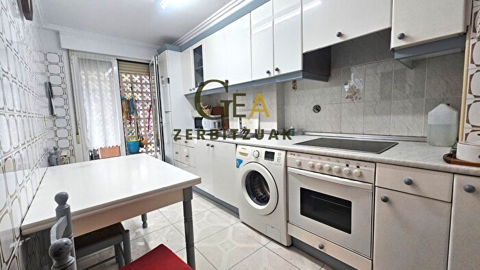 Casas en venta y pisos alquiler - 1