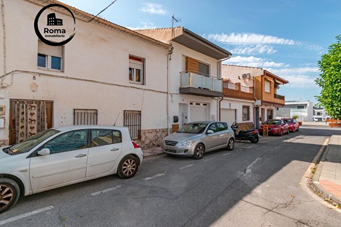 Casas en venta y pisos alquiler - 3