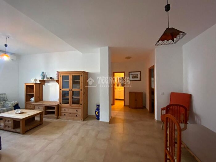 Casas en venta y pisos alquiler - 1