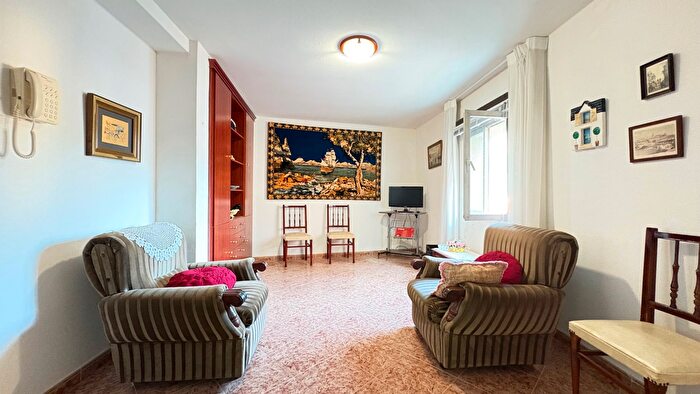 Casas en venta y pisos alquiler - 3