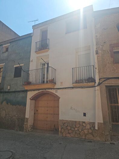 Casa en venta en La Granja dEscarp, Lleida de 4 habitaciones