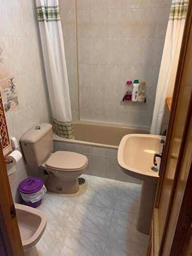 Casas en venta y pisos alquiler - 3