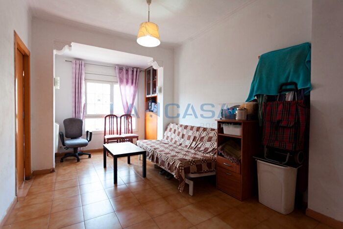 Casas en venta y pisos alquiler - 1