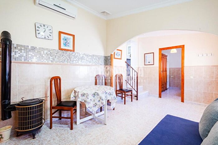 Casas en venta y pisos alquiler - 2