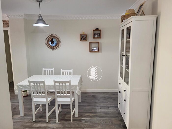 Casas en venta y pisos alquiler - 2