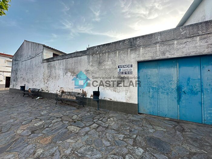 Casas en venta y pisos alquiler - 3