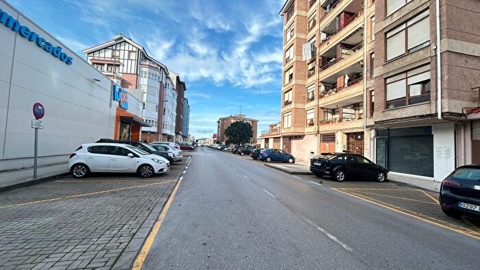 Casas en venta y pisos alquiler - 3