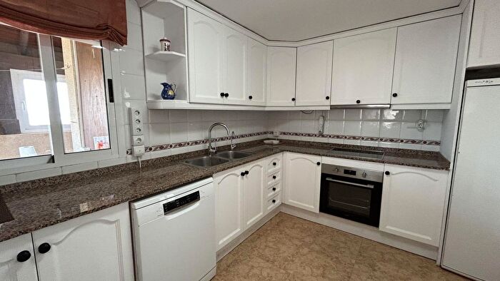 Casas en venta y pisos alquiler - 3