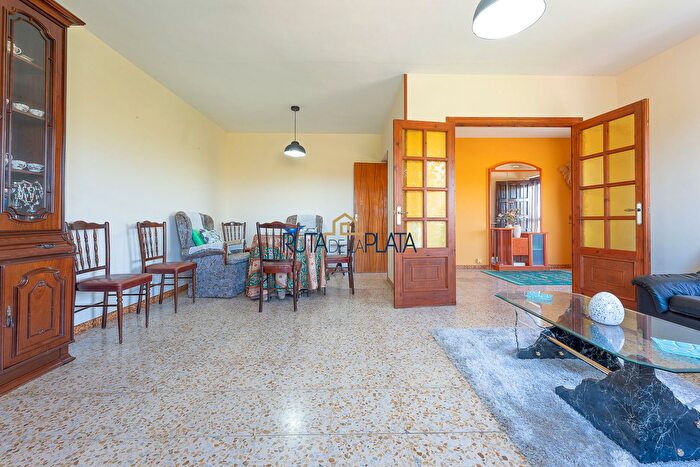 Casas en venta y pisos alquiler - 3