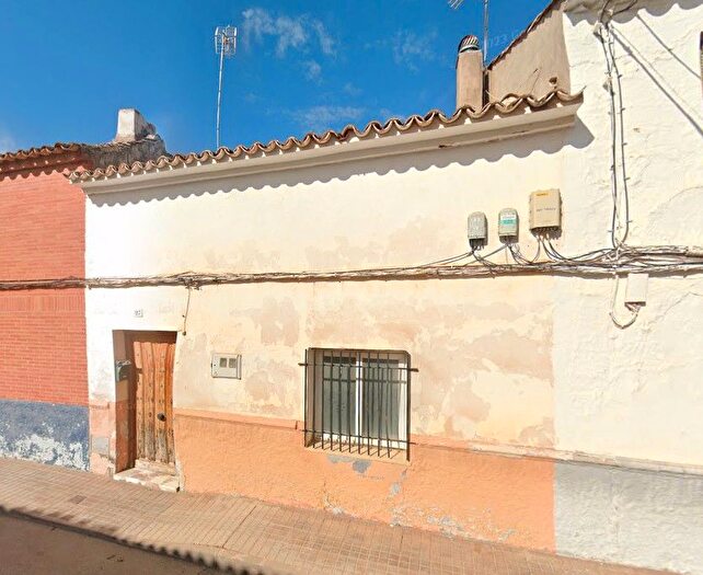 Casa en venta en Villanueva de Alcardete, Toledo de 4 habitaciones