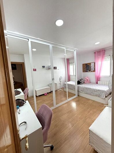 Casas en venta y pisos alquiler - 2