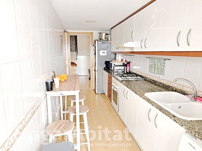 Casas en venta y pisos alquiler - 2