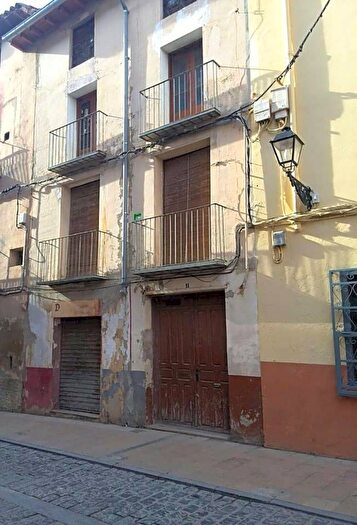 Casas en venta y pisos alquiler - 1