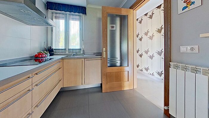 Casas en venta y pisos alquiler - 2