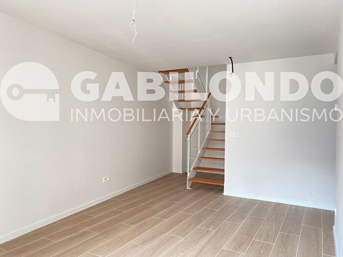 Casas en venta y pisos alquiler - 1