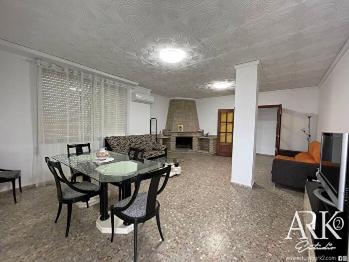 Casas en venta y pisos alquiler - 1