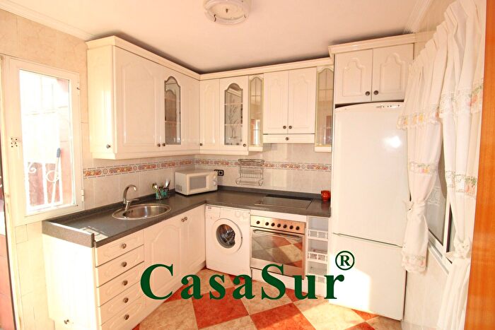 Casas en venta y pisos alquiler - 3