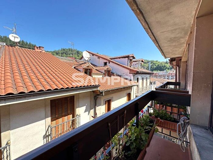 Casas en venta y pisos alquiler - 1