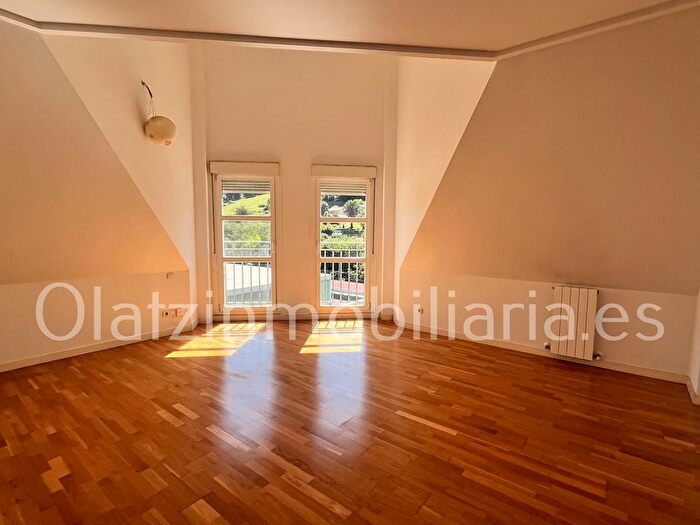 Casas en venta y pisos alquiler - 1