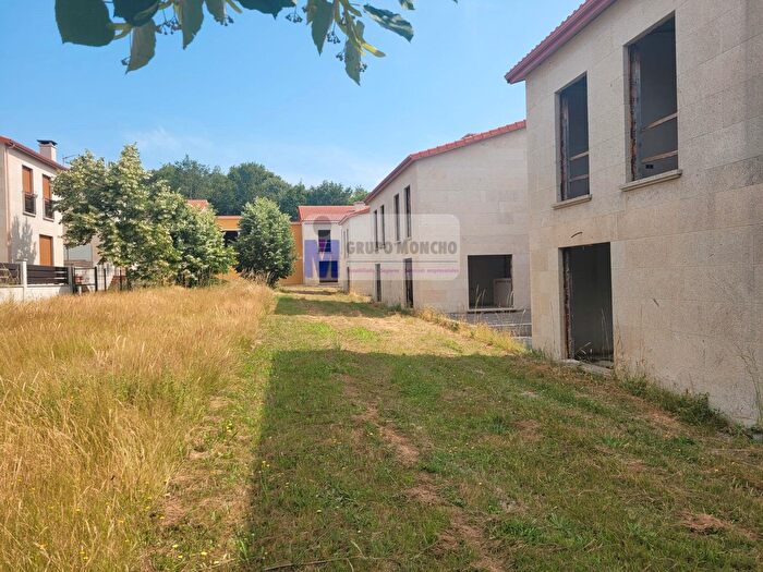 Casa en venta en Allariz, Ourense de 5 habitaciones